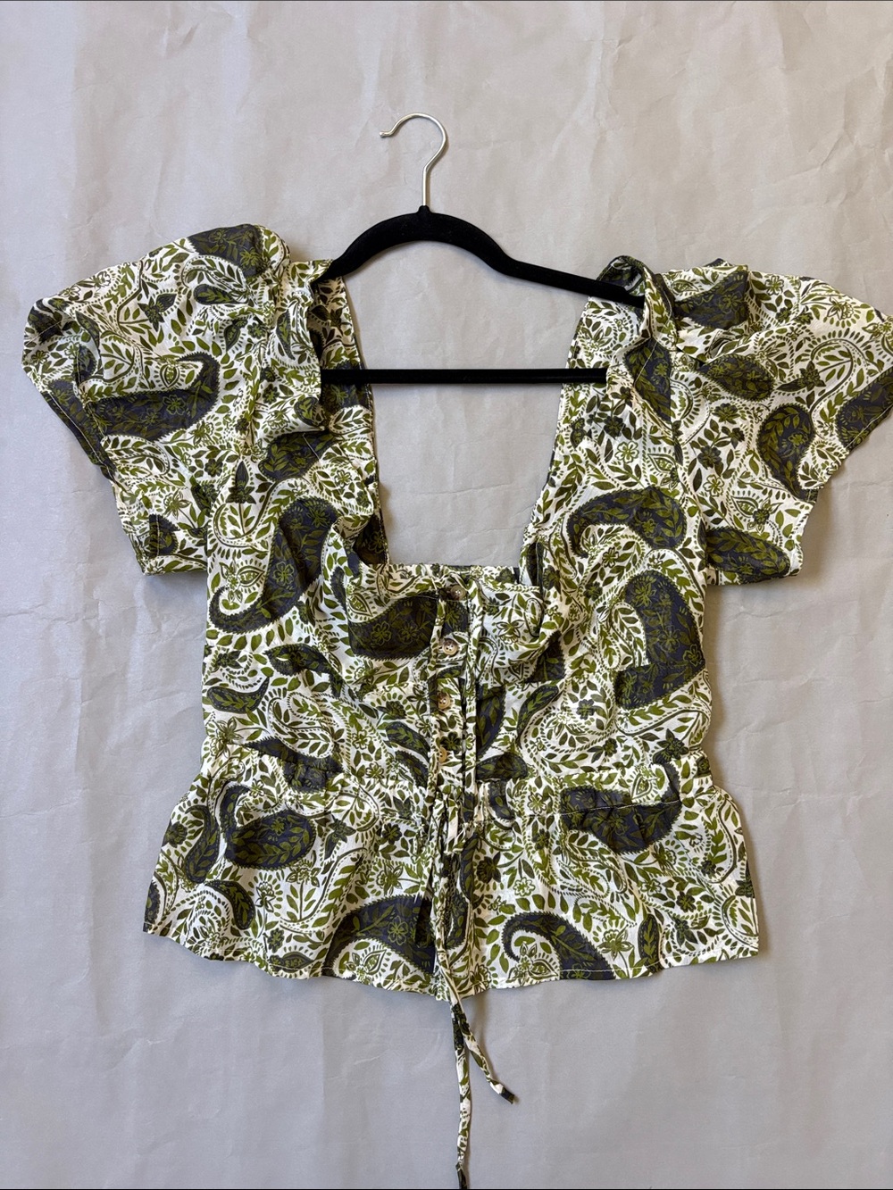 Ciao Lucia Green Paisley Tie-Front Top. Size small.